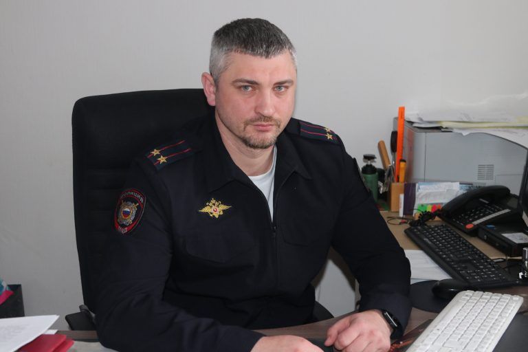 Ко Всемирному дню безопасного интернета наш корреспондент поговорил с начальником отдела по противодействию преступлениям в сфере информационно-коммуникационных технологий УМВД России по Курской области Денисом Изотовым