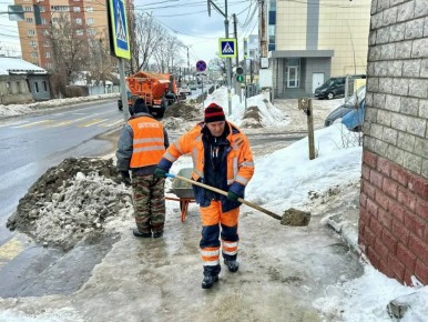 Курские коммунальщики круглосуточно трудятся в борьбе с перепадами погоды
