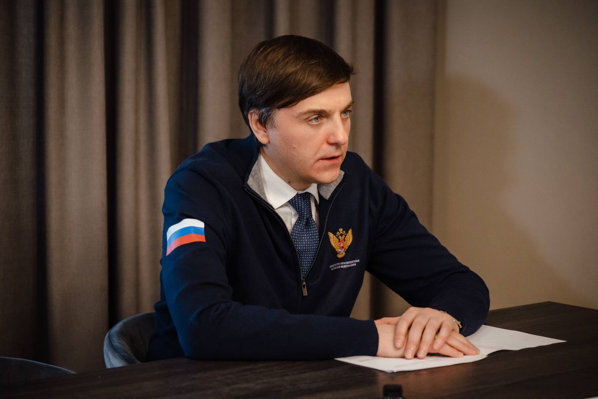 Министр просвещение России обсудил строительство двух новых школ в Курске