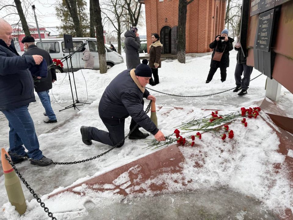 15 февраля 1989 года последняя колонна советских войск покинула территорию Афганистана