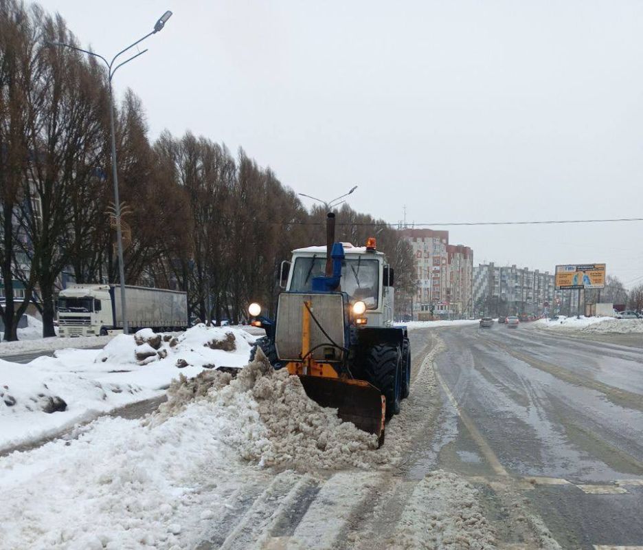 На уборку Курска вышли 162 человека и 92 единицы техники