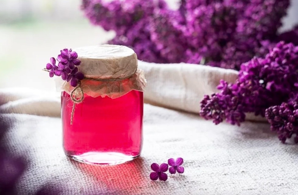 Как использовать сирень для создания волшебных десертов: рецепты, которые удивят