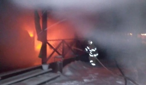 В Курской области вечером 16 февраля сгорело летнее кафе