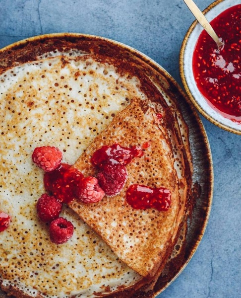 В Курске перед Масленицей появились вакансии блинопеков