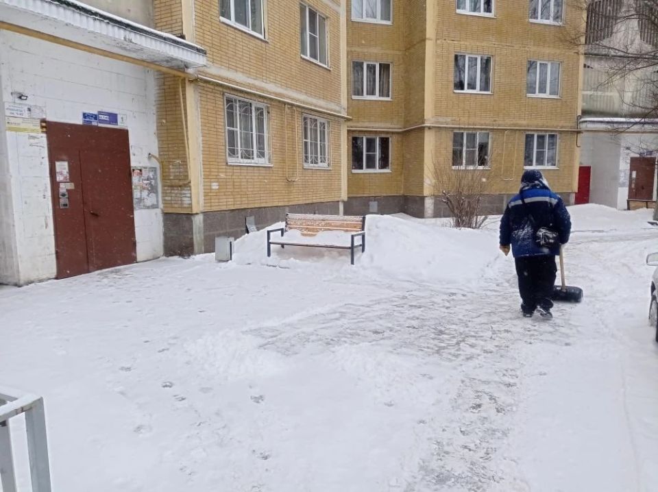 Управляющие компании благоустроили дворы по семи улицам Курска