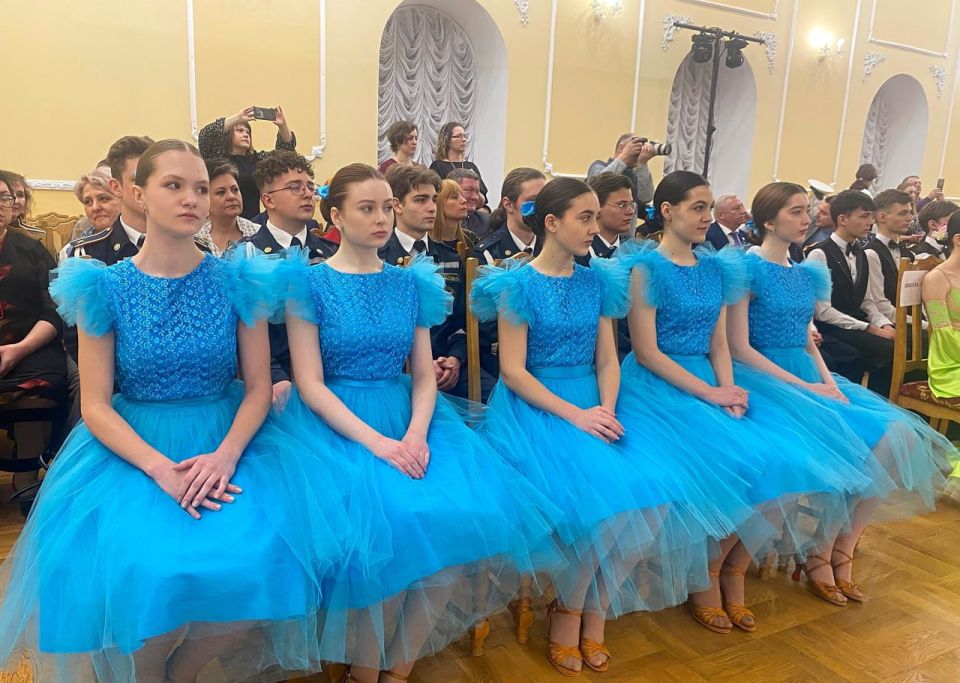 �� ������� ��������� ���� ���������� 12 �������� �����������