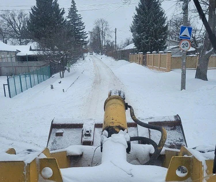 Спецтехника СМЭП расчищает от снега частный сектор Курска