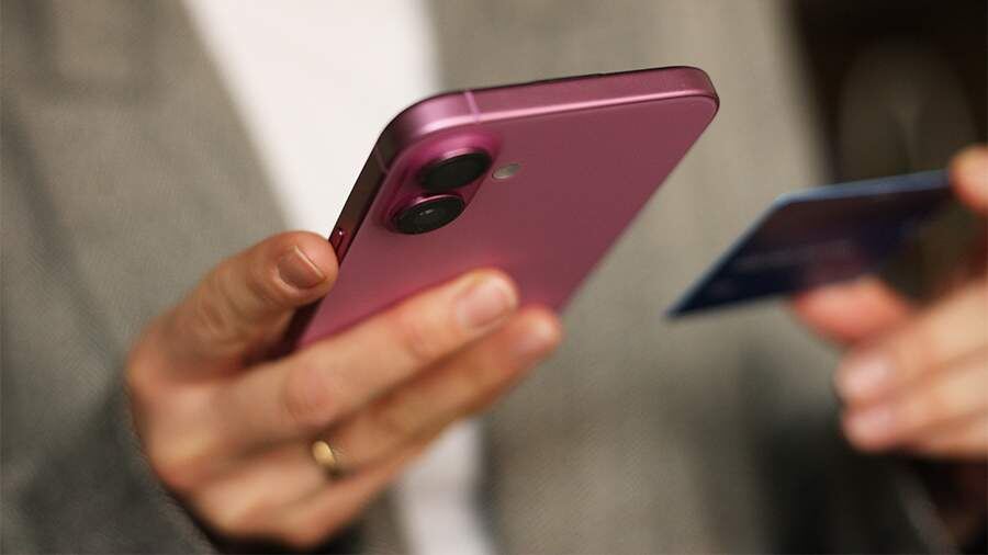 Почему банки блокируют переводы россиян: разъяснения юриста