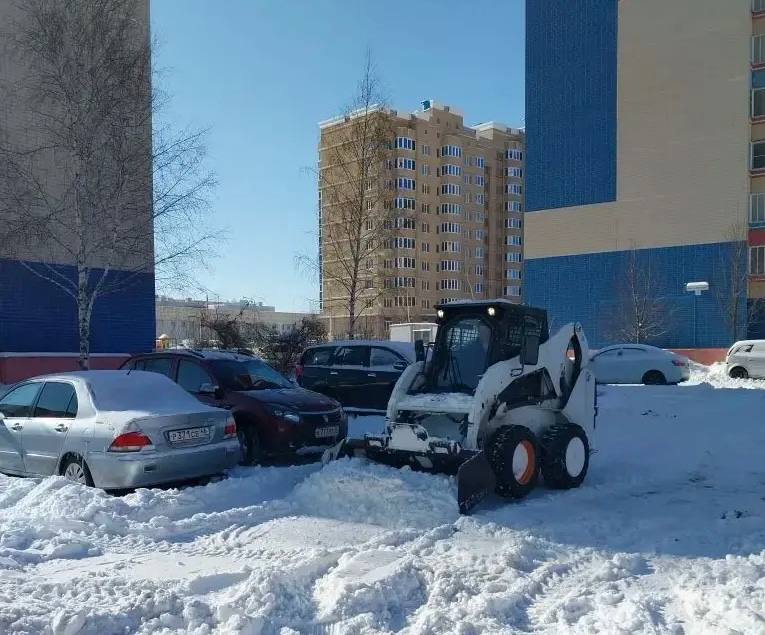 Евгений Маслов поблагодарил УК за оперативную расчистку дворовых территорий от снега