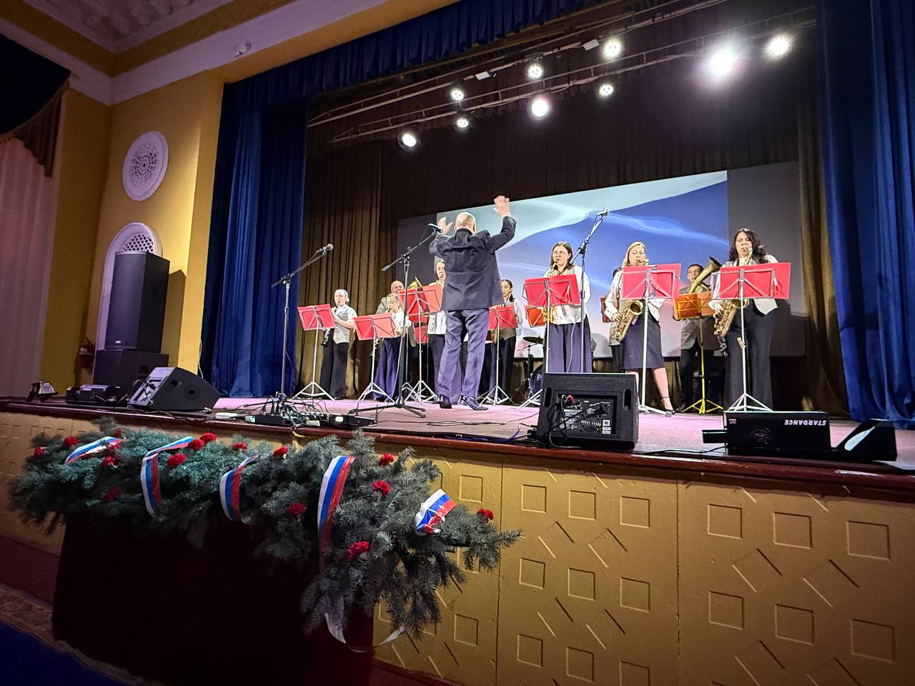 В преддверии Дня Защитника Отечества в Городском Доме Культуры прошел праздничный концерт