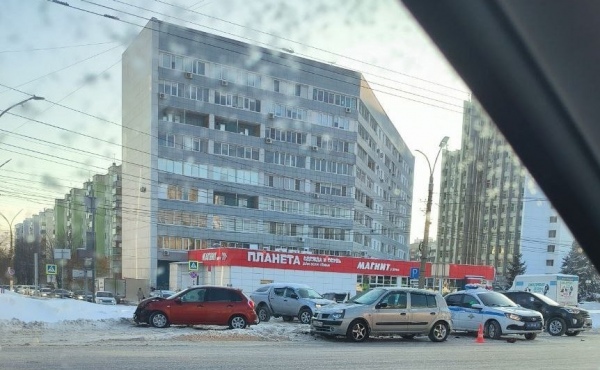 Утро в Курске началось с аварии