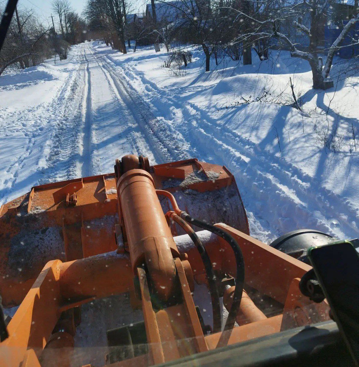 В Железнодорожном округе продолжается уборка снега на улицах частного сектора