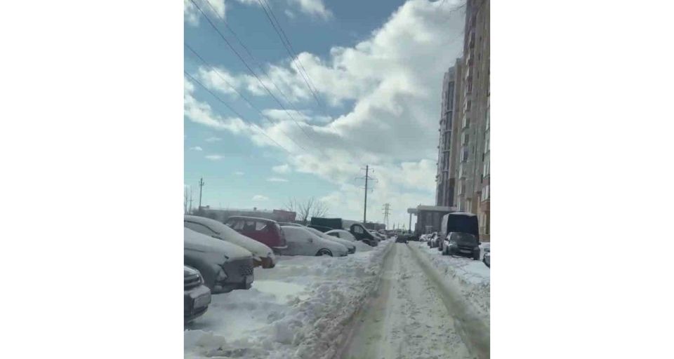 Глава Курска призвал управляющие компании очистить дворы на проспекте Дериглазова