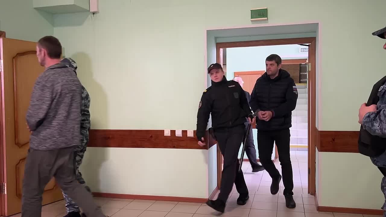 Экс-главу "Корпорации развития Курской области" Владимира Лукина приговорили к 9 годам колонии по делу о хищениях при строительстве фортификаций в Курском приграничье, сообщили в судах по региону