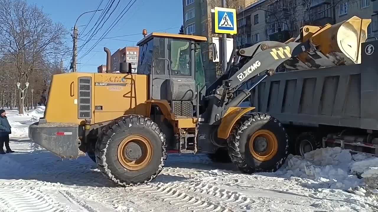 В Курске продолжается работа по ликвидации последствий непогоды