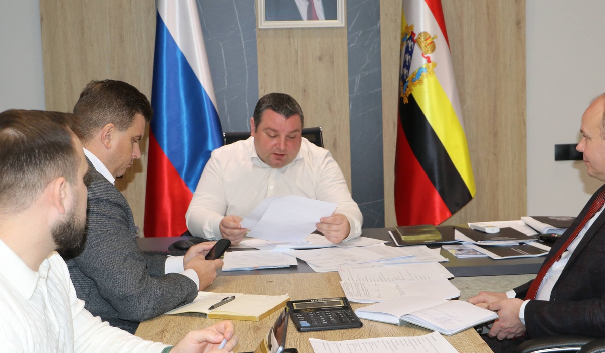 Министр транспорта Курской области ответил на вопросы жителей о дорогах и рейсах