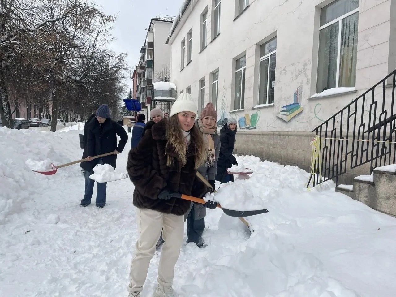 Коллективы учреждений культуры тоже не остались в стороне от важного городского события