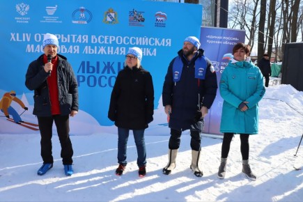 В областном центре прошла Всероссийская массовая лыжная гонка «Лыжня России – 2026», которая была перенесена на неделю из-за погодных условий