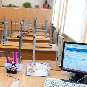 Дмитрий Новиков: Сегодня, 24 февраля, занятия в школах нашего района пройдут в смешанном формате