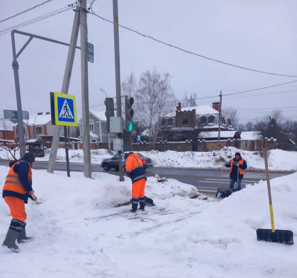 Хинштейн: ситуация с уборкой снега нештатная, но работу властей на «отлично» оценить нельзя