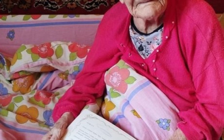 В Курске поздравили Татьяну Логинову со столетним юбилеем