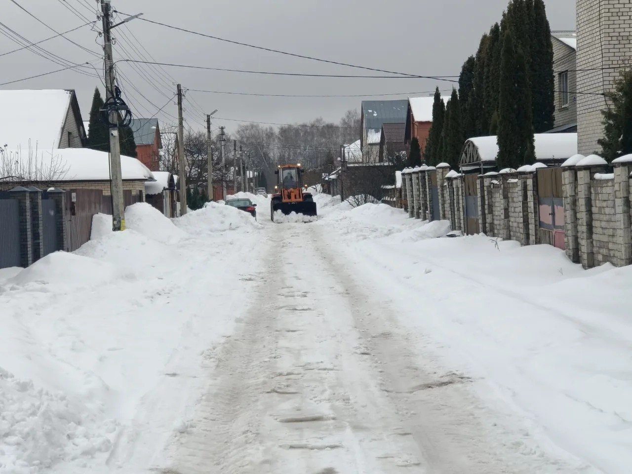 В Железнодорожном округе продолжается очистка улиц частного сектора