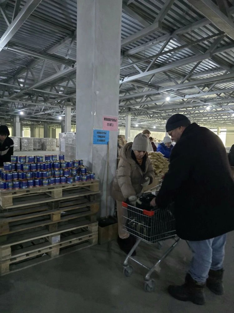 Геннадий Енютин: Продолжаем работать в качестве волонтеров в формировании продуктовых наборов на Губернаторском складе