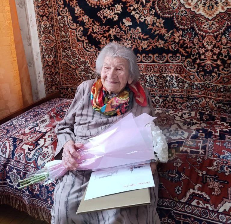 Александр Михайлов: Сегодня долгожительница нашего города Тамара Пантелеевна Шкурко отметает вековой юбилей!