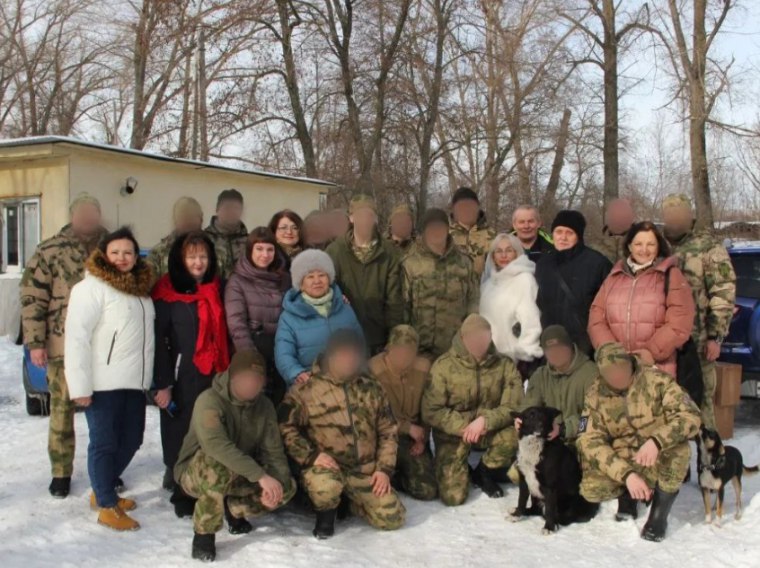 Вместе с курчатовскими поэтами литературной студии "Курчатовские самоцветы" , как Председатель Курчатовского отделения " Союза женщин России", поздравила военнослужащих, защищающих Курскую АЭС с праздником - Днем защитника...