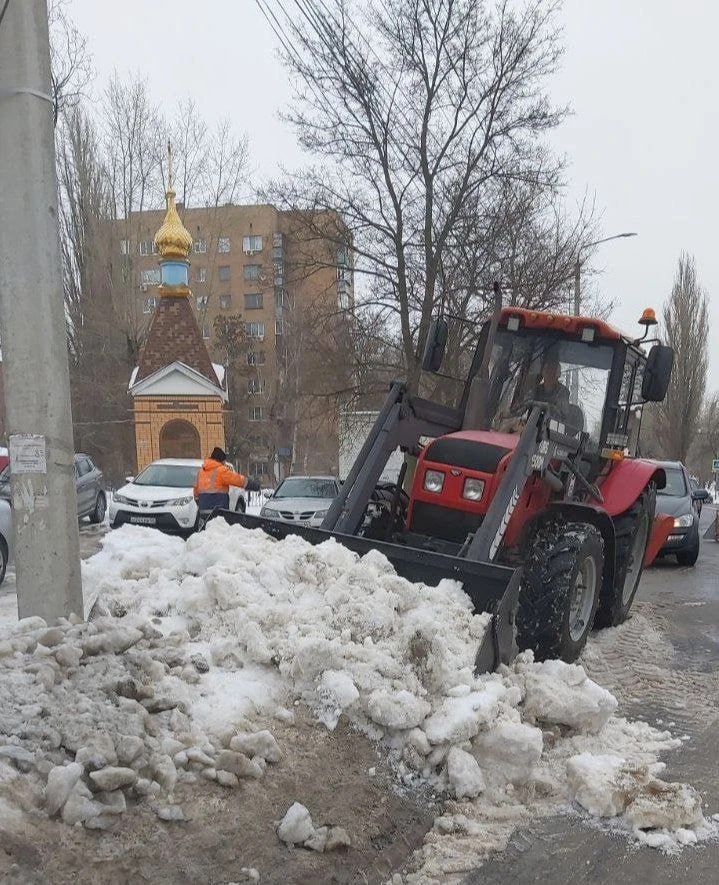 В Курске наводят порядок 74 специалиста и 68 единиц техники