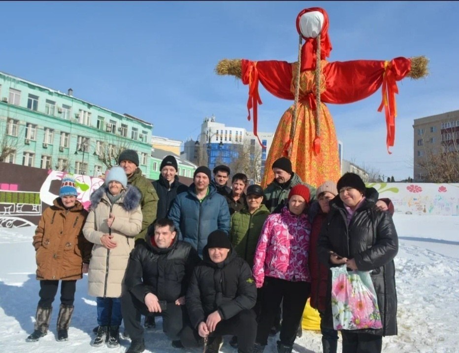 Получатели социальных услуг Букреевского дома социального облуживания приняли участие в мероприятии «Прощание с зимой», которое прошло в городском парке «ПолуГора»