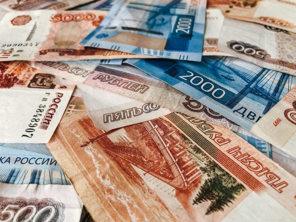 В Курске сотрудница банка спасла 2 млн рублей пенсионерки