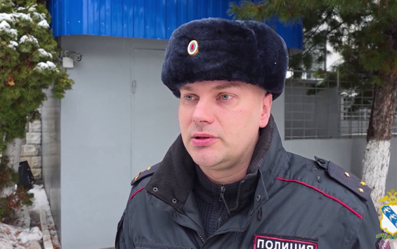 В Курске полицейский и сотрудница банка предотвратили хищение почти двух миллионов рублей у пенсионерки