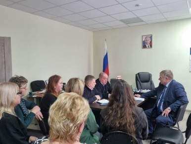 Региональные парламентарии продолжают работу над решением проблем, особенно актуальных для жителей нашей области