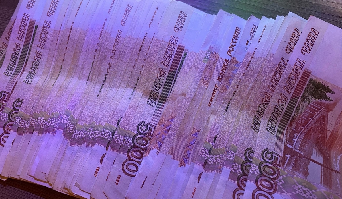 В Курске 5 человек получили крупные штрафы за незаконный оборот сигарет