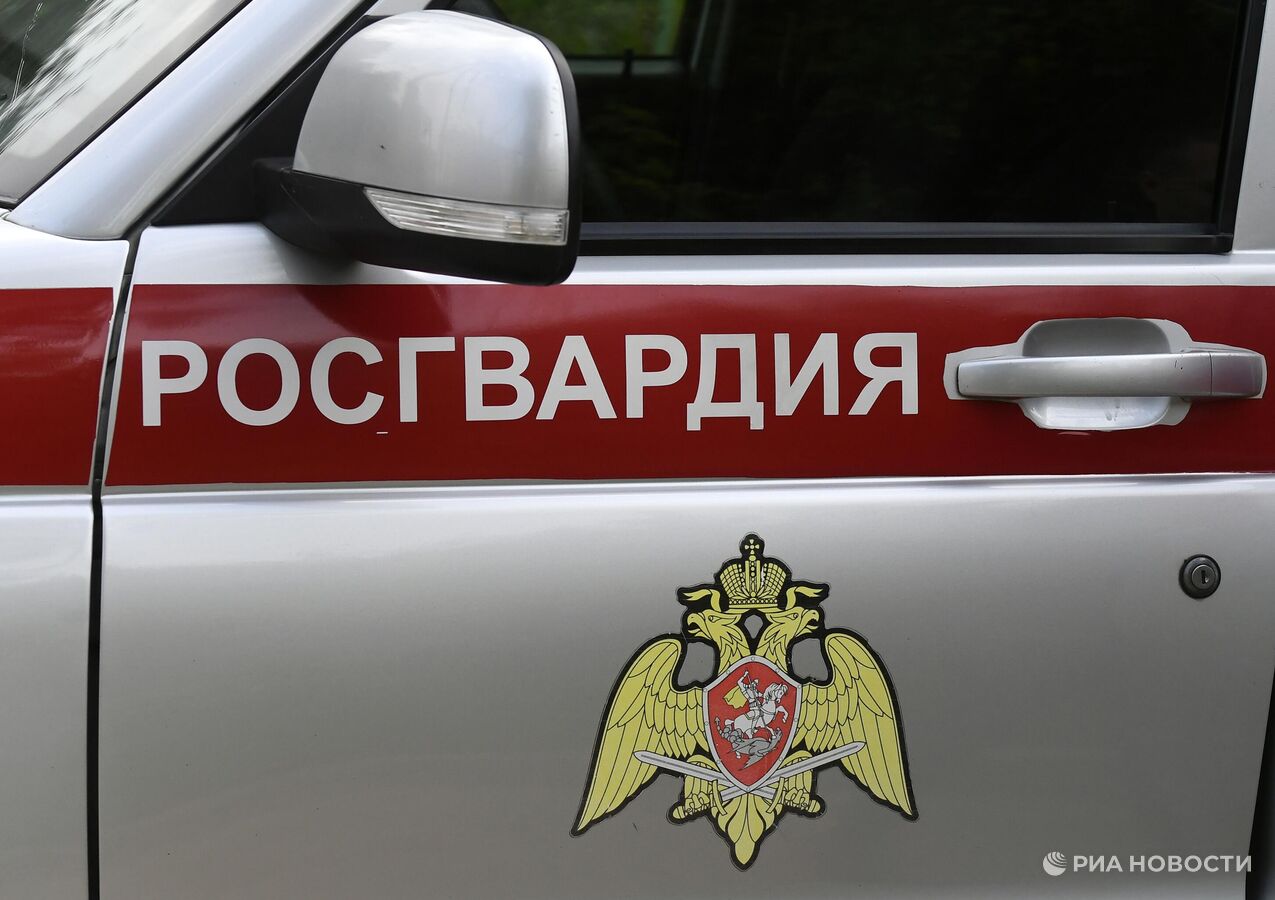 Росгвардейцы помогли пострадавшим при атаке БПЛА в Курске