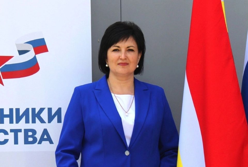 Сегодня свой день рождение отмечает координатор Государственного фонда поддержки участников специальной военной операции «Защитники Отечества» в Фатежском районе Татьяна Овсянникова