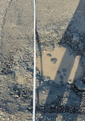 В Курске власти отчитались о ямочном ремонте дороги, а после признали брак