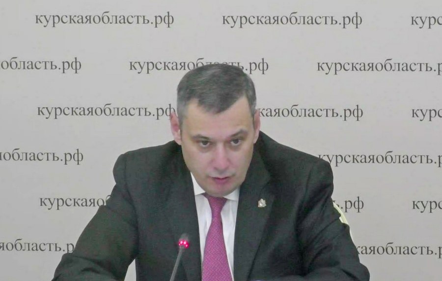 Губернатор Курской области Александр Хинштейн заявил, что к председателю Горсобрания Владимиру Токареву претензий накопилось много