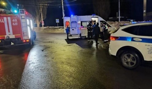 В Курске спасатели деблокировали 2 пострадавших в ночном ДТП