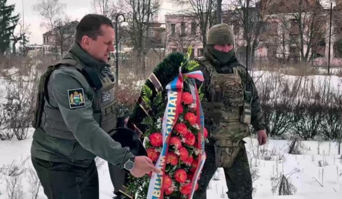 В Судже возложили венок к памятнику погибшим в годы Великой Отечественной войны