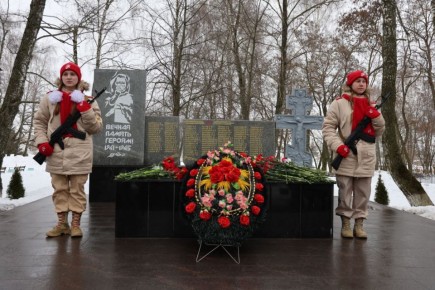 Александр Фролков: На площади перед районным культурно-досуговым центром в деревне Студенок состоялся торжественный митинг, посвященный 83-ой годовщине освобождения Михайловского (ныне Железногорского) района от...