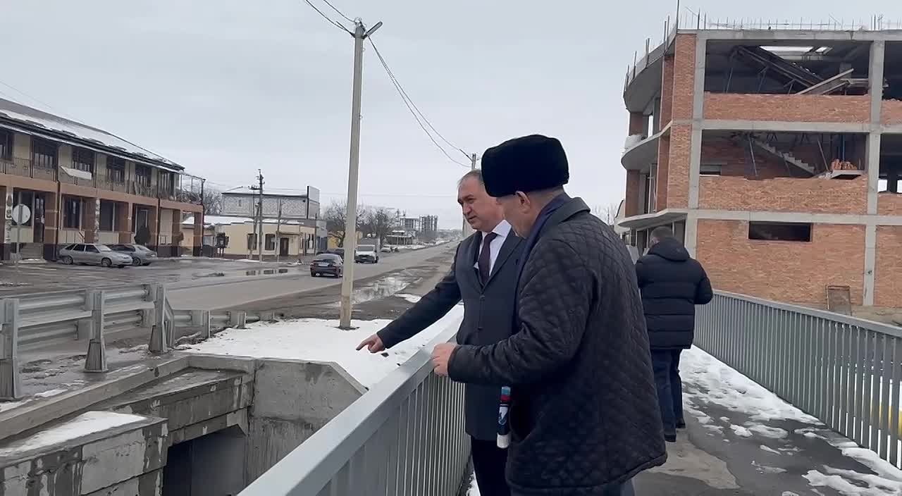 По народной программе Единой России строятся новые школы, идет реконструкция объектов инфраструктуры и продолжается социальная газификация