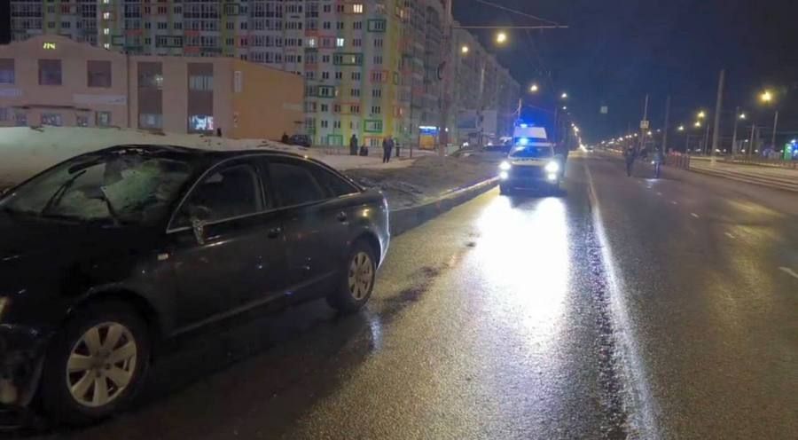 В Курске машина сбила подростков на переходе, один юноша погиб