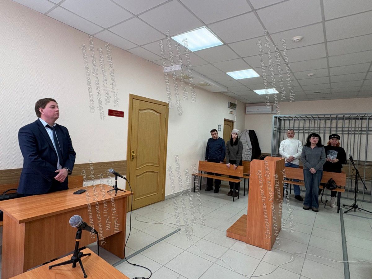 Курянка перепутала передачи и задавила свою мать