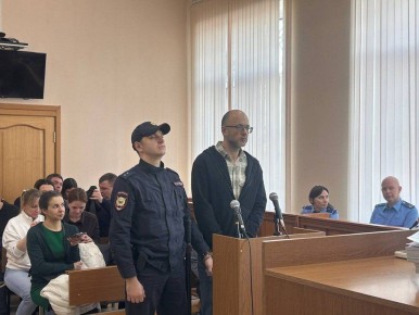 В ходе судебного заседания по уголовному делу о получении взяток бывшим замом губернатора Курской области Алексеем Дедовым был допрошен бывший депутат областной Думы Максим Васильев