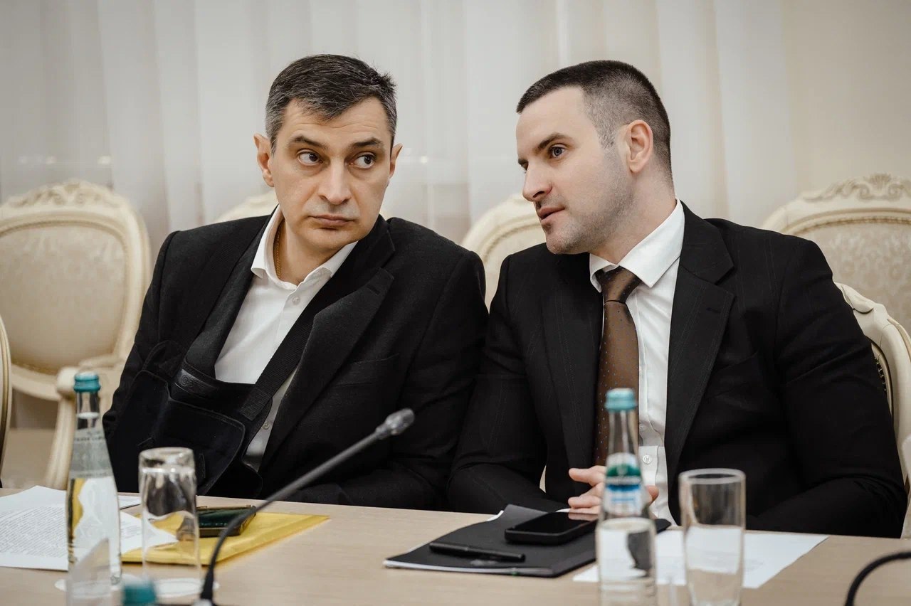 Сегодня состоялось заседание Правительства Курской области под руководством губернатора Курской области Александра Евсеевича Хинштейна