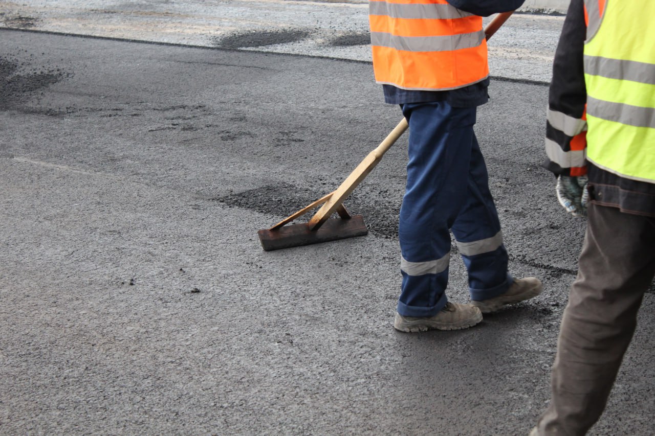 Александр Хинштейн предложил не оплачивать подрядчикам ремонт дорог сразу