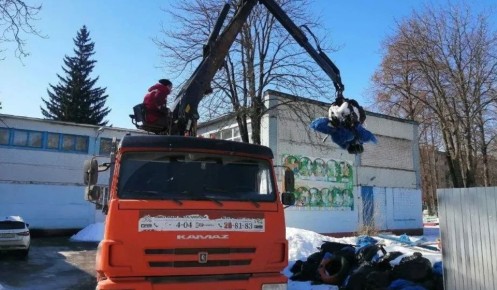 В Курске администрация вывезла 25 кубометров мусора с территории детсада №76