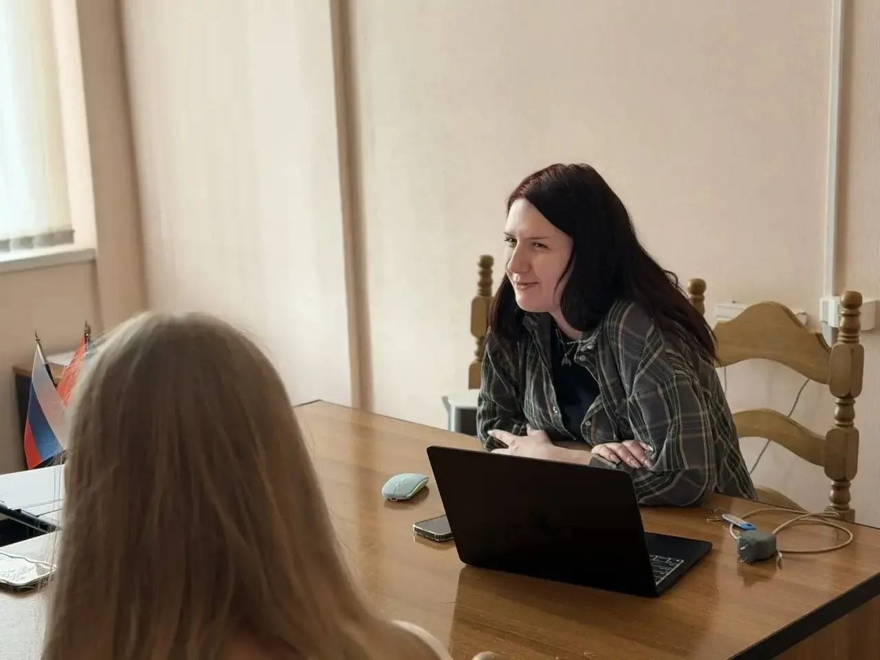 Фотокорреспондент «ГИ» Рина Горлова научила юных курян создавать изображения с помощью ИИ